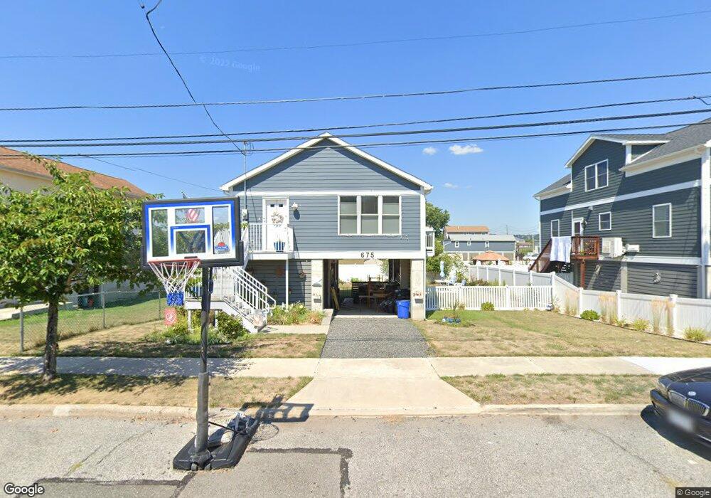 675 Oceanside Ave, Staten Island, NY 10305 - photo 1