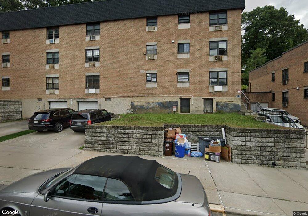 24040 70th Ave unit 17B, Little Neck, NY 11362 - photo 1