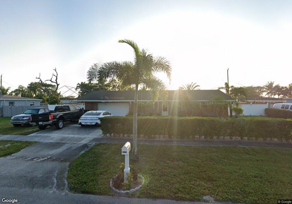 1638 Live Oak Dr, West Palm Beach, FL 33415 - photo 1