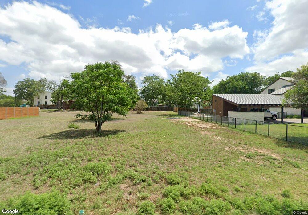504 E Creek St unit RRER, Fredericksburg, TX 78624 - photo 1