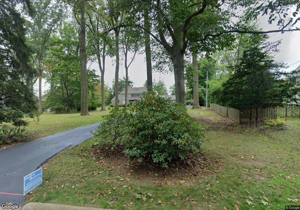 211 Pine Tree Rd, Wayne, PA 19087 - photo 1