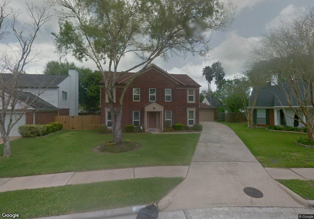 3913 Spring Crest Ct, Pearland, TX 77584 - photo 1