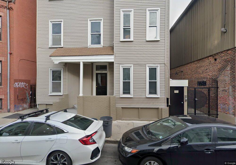 195 Green St unit 4, Cambridge, MA 02139 - photo 1