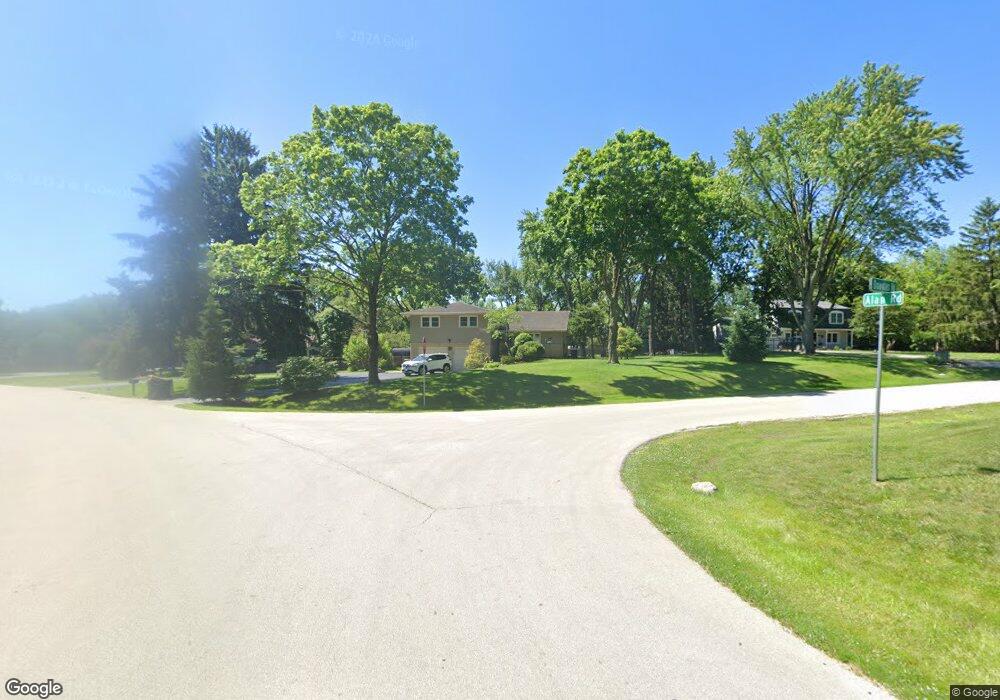 10S220 Alan Rd, Naperville, IL 60564 - photo 1