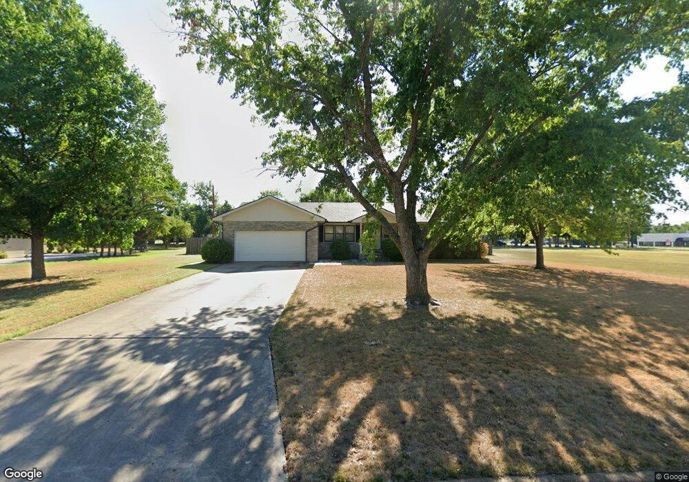 109 Crestview Dr, Parsons, KS 67357 - photo 1