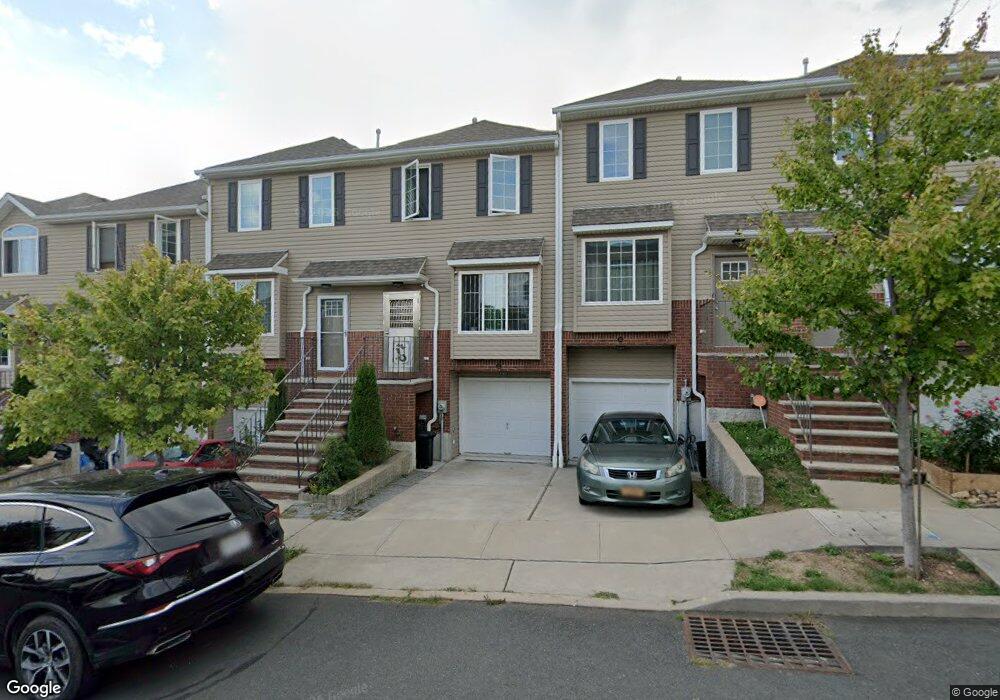 32-106 Burgundy Loop, Staten Island, NY 10304 - photo 1