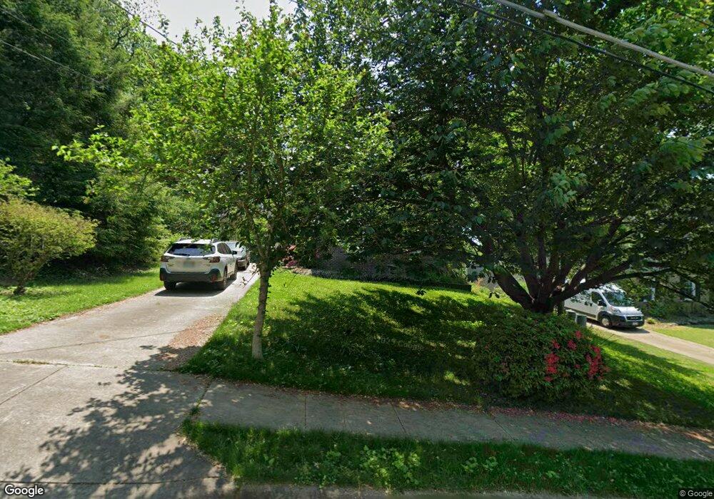 3409 Spring Dr, Alexandria, VA 22306 - photo 1