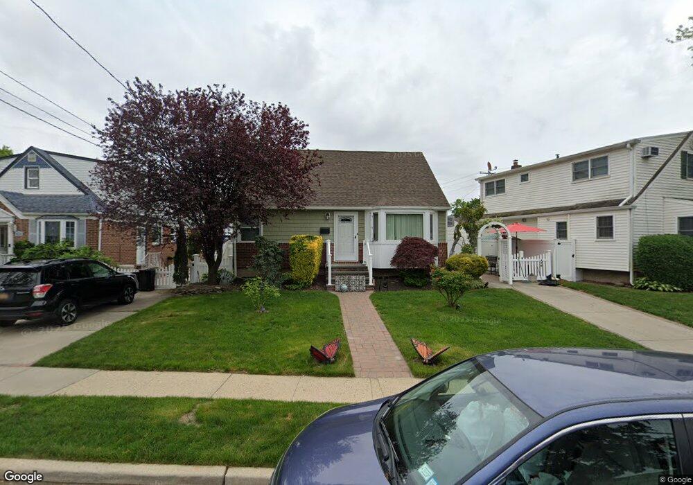 282 Kensington Rd S, Garden City, NY 11530 - photo 1