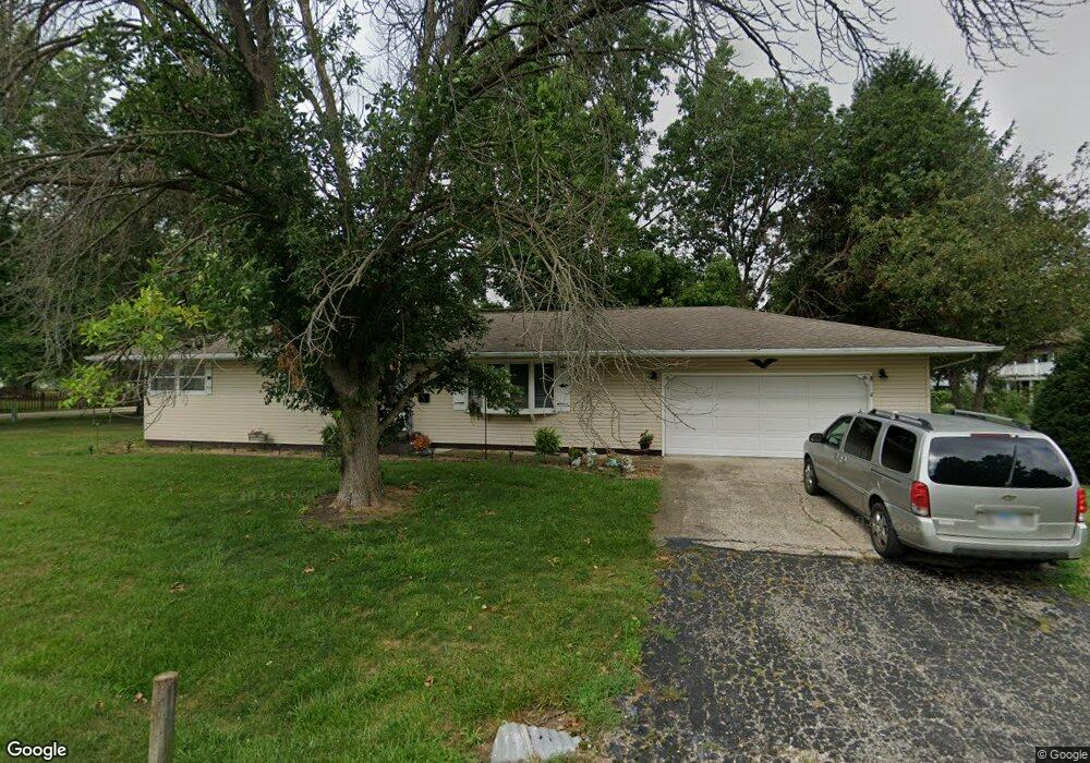 811 S Plum St, Virginia, IL 62691 - photo 1
