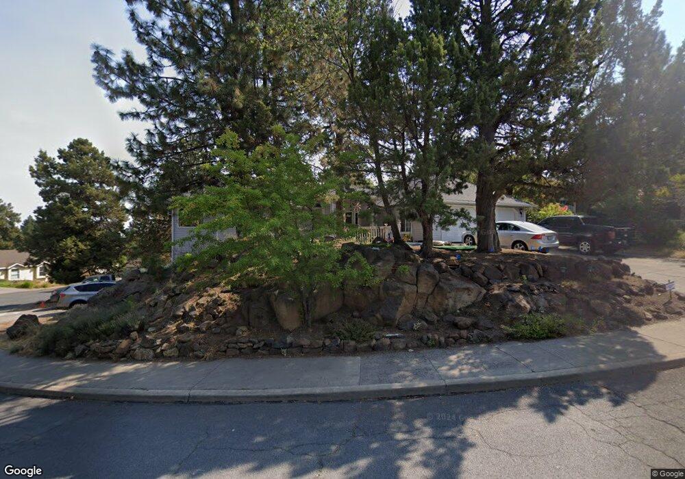 1640 NE Parkridge Dr, Bend, OR 97701 - photo 1