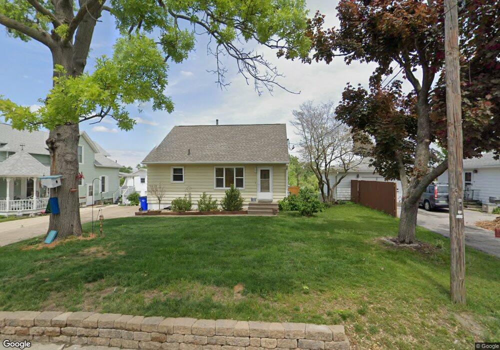 394 28th Ave SW, Cedar Rapids, IA 52404 - photo 1