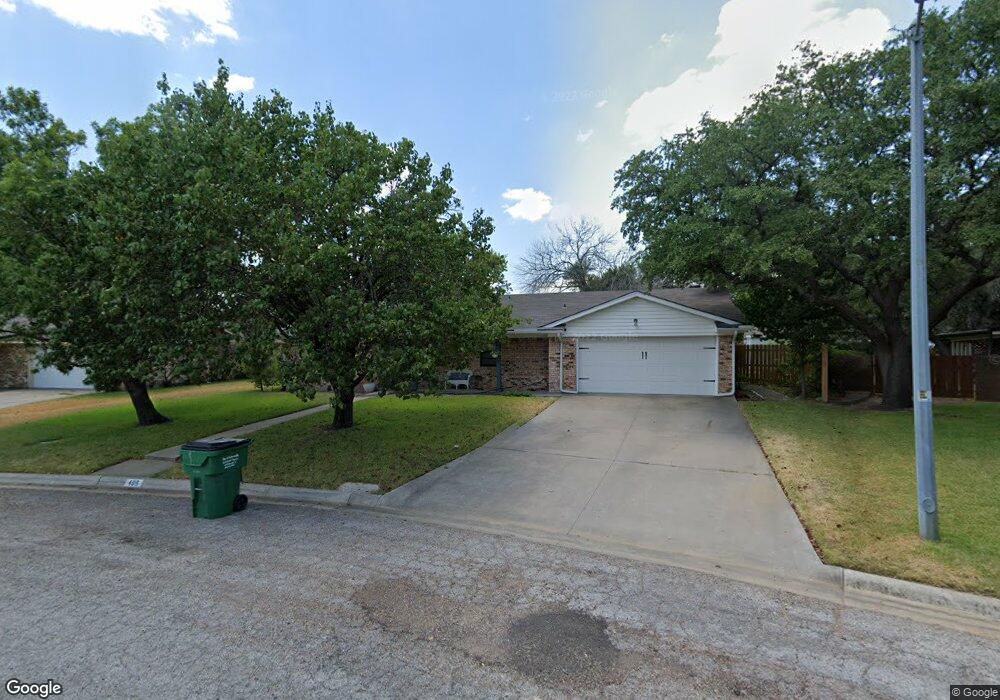 405 Holly Ln, Gainesville, TX 76240 - photo 1