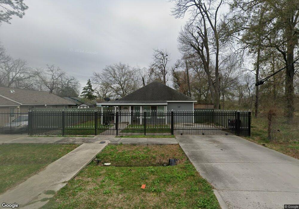 328 Eubanks St, Houston, TX 77022 - photo 1