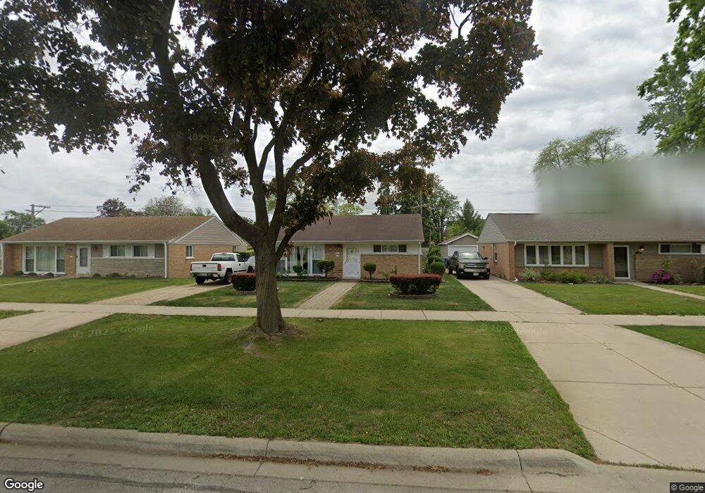 831 E Thacker St, Des Plaines, IL 60016 - photo 1