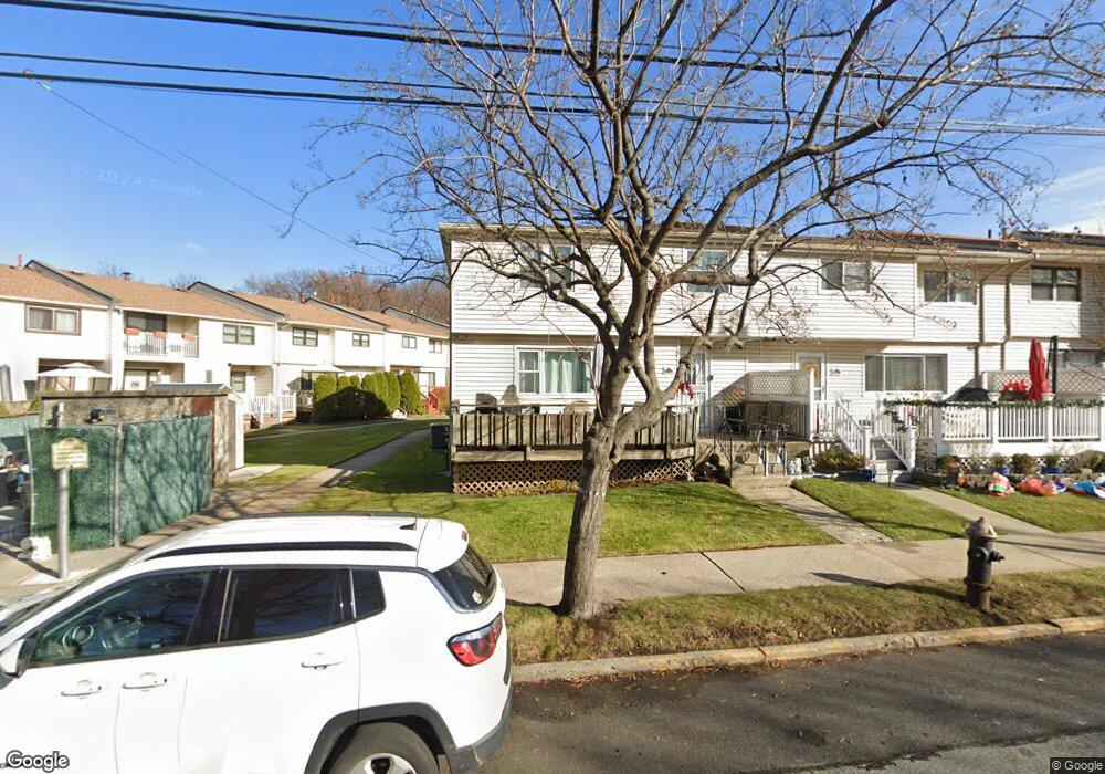 515 Willow Rd E unit 1, Staten Island, NY 10314 - photo 1