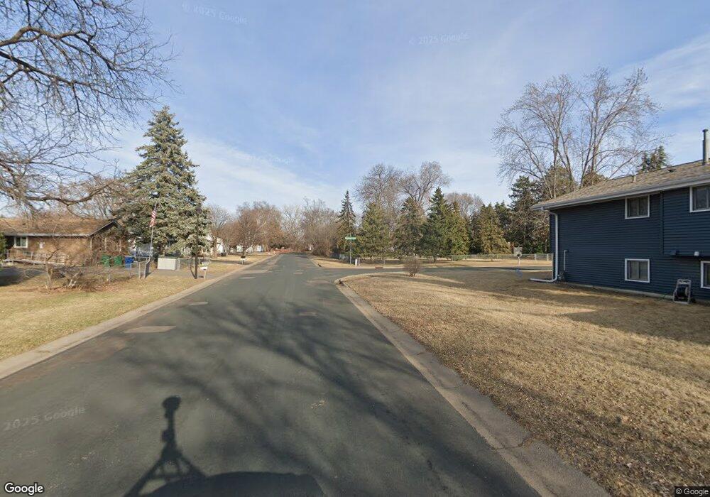 9751 95th Place N, Maple Grove, MN 55369 - photo 1