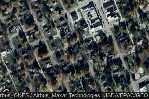 202 S Division St, Stronghurst, IL 61480