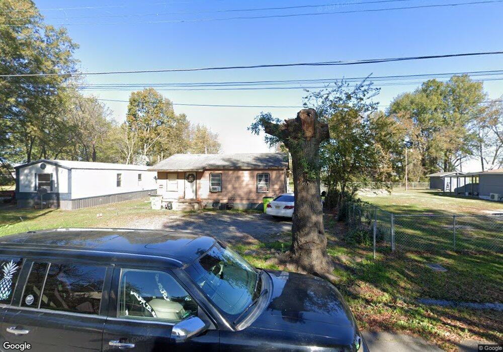 1113 E Harrison St, Stuttgart, AR 72160 - photo 1