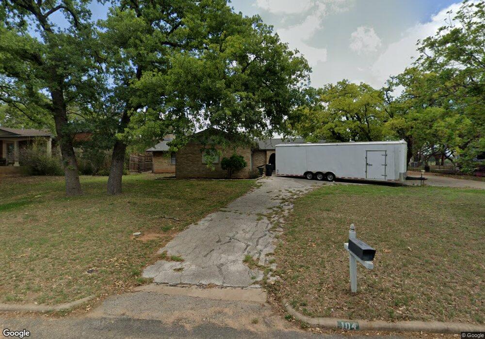 104 Ridgewood Dr, Fredericksburg, TX 78624 - photo 1