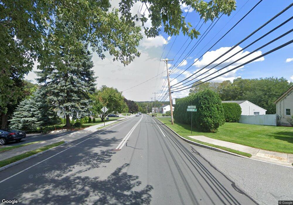 164 Russell St unit 164, Woburn, MA 01801 - photo 1