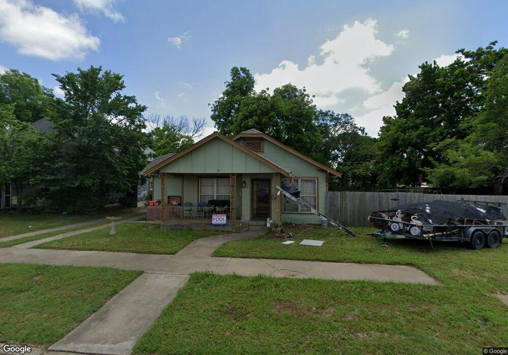 718 W Owing St, Denison, TX 75020 - photo 1