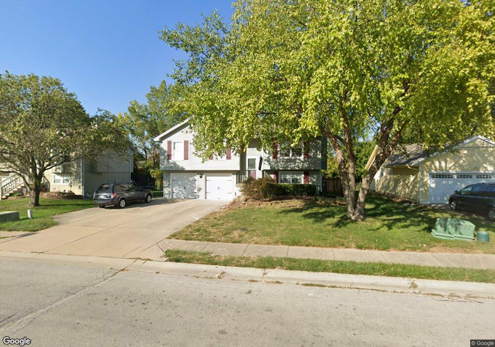 120 S Huntsman Blvd, Raymore, MO 64083 - photo 1