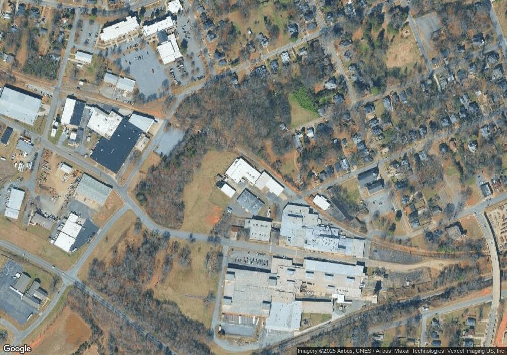 646 Armfield St, Statesville, NC 28677 - photo 1