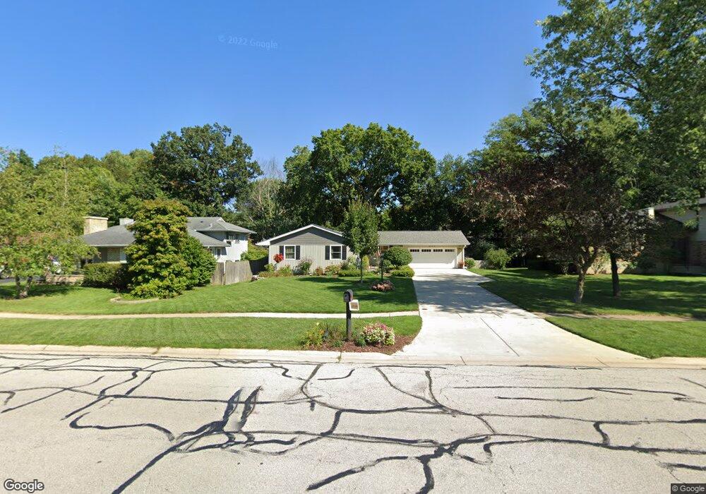 942 S Raddant Rd, Batavia, IL 60510 - photo 1