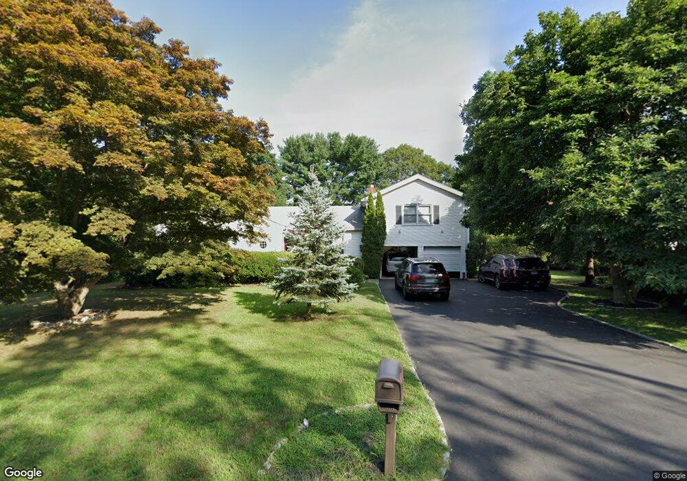 568 Edison Rd, Trumbull, CT 06611 - photo 1