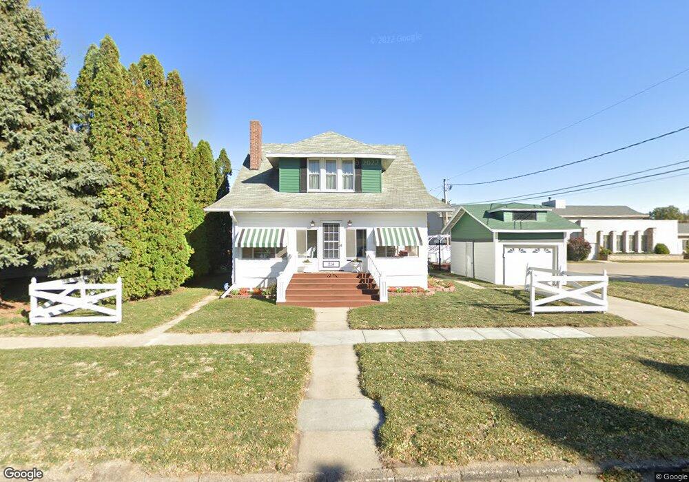 214 E 3rd St N, Newton, IA 50208 - photo 1