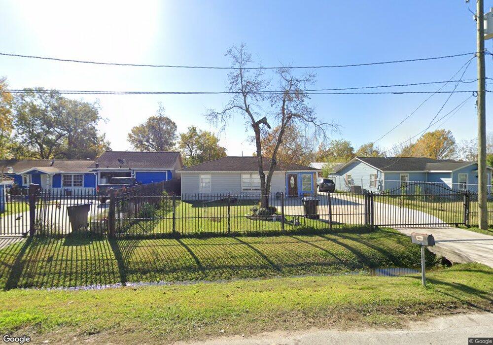 5610 Gaston St, Houston, TX 77016 - photo 1