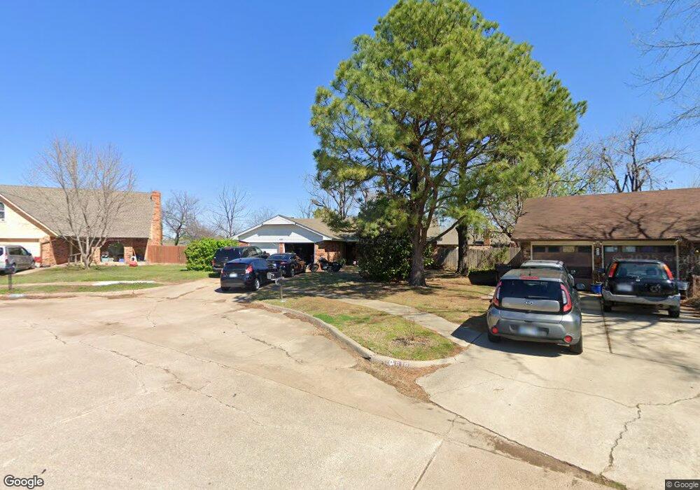 620 N Bouziden Place, Moore, OK 73160 - photo 1