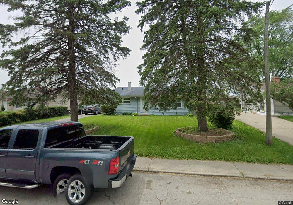 109 Ensenada Dr, Carpentersville, IL 60110 - photo 1