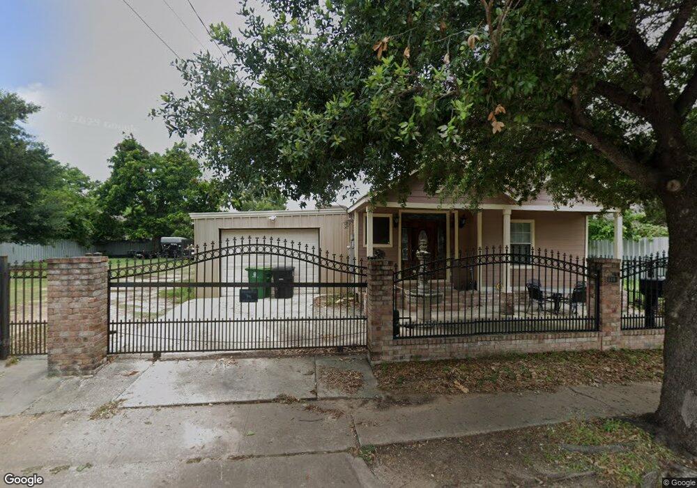 619 E Crosstimbers St, Houston, TX 77022 - photo 1