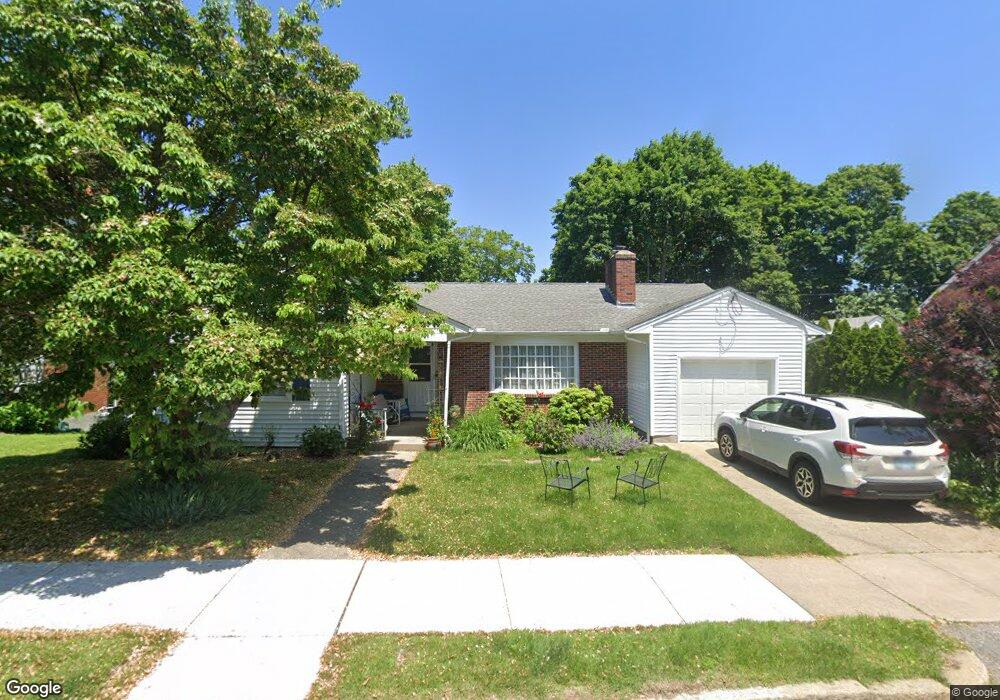 10 Wilcox Ave, Pawtucket, RI 02860 - photo 1