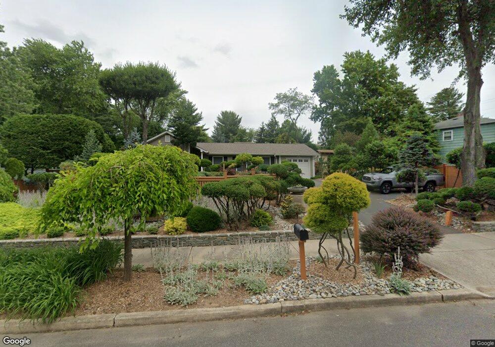 4 Wallingford Dr, Princeton, NJ 08540 - photo 1