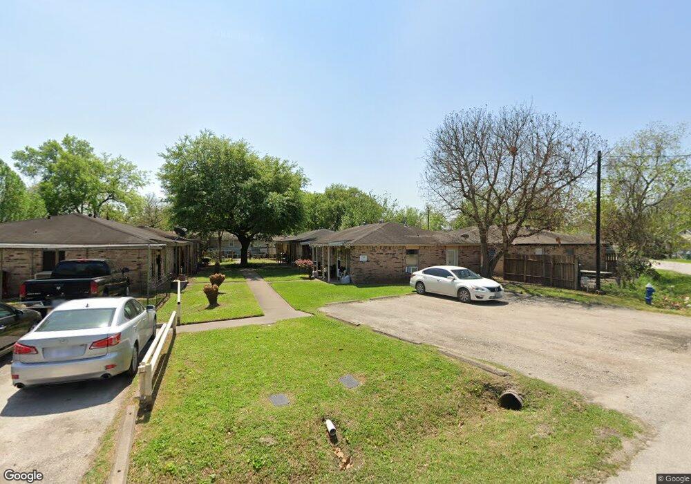 4000 Denmark St unit 4, Houston, TX 77016 - photo 1