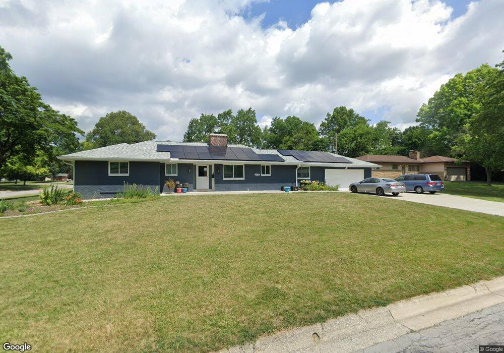 914 Meadowview Dr, Columbus, OH 43224 - photo 1