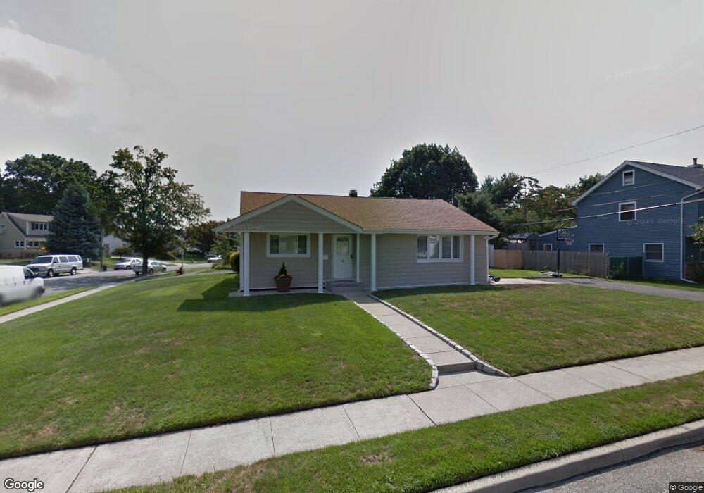 52 Plainedge Dr, Bethpage, NY 11714 - photo 1