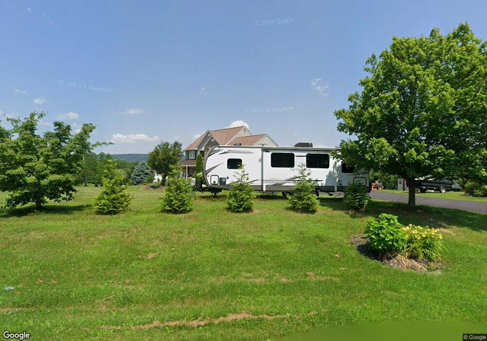 102 Country Chase Dr, Wind Gap, PA 18091 - photo 1