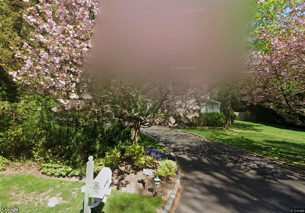 9 Meadowbrook Ln, Old Westbury, NY 11568 - photo 1