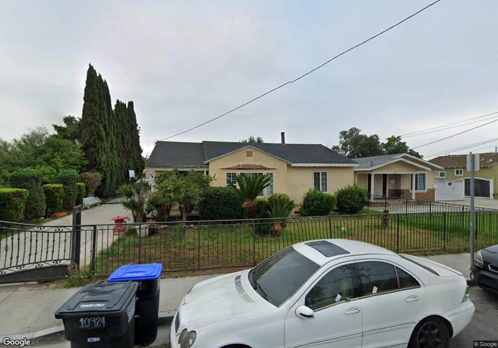 10924 S Freeman Ave, Inglewood, CA 90304 - photo 1