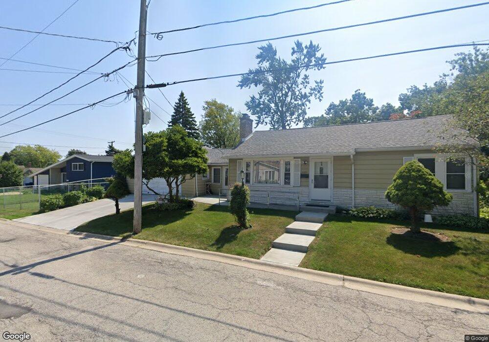 2215 Melrose Ave, Waukegan, IL 60085 - photo 1