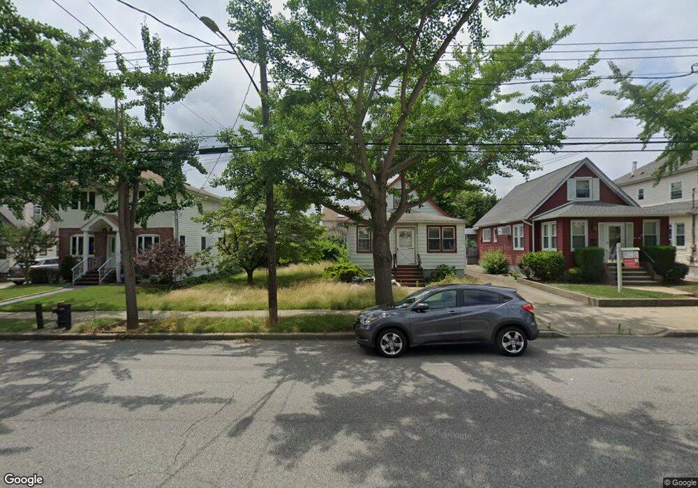 8528 263rd St, Floral Park, NY 11001 - photo 1