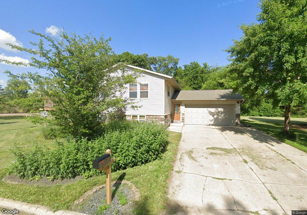 103 Will O Bruce Dr, Albert Lea, MN 56007 - photo 1