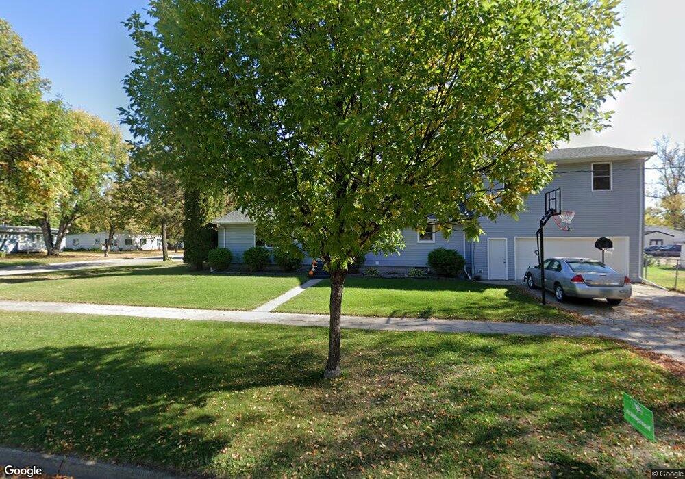 1205 S 16th St, Grand Forks, ND 58201 - photo 1