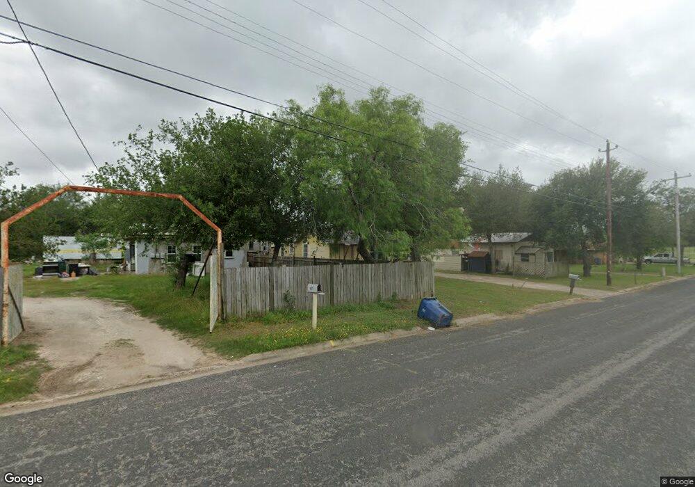 801 W Huntington St, Beeville, TX 78102 - photo 1