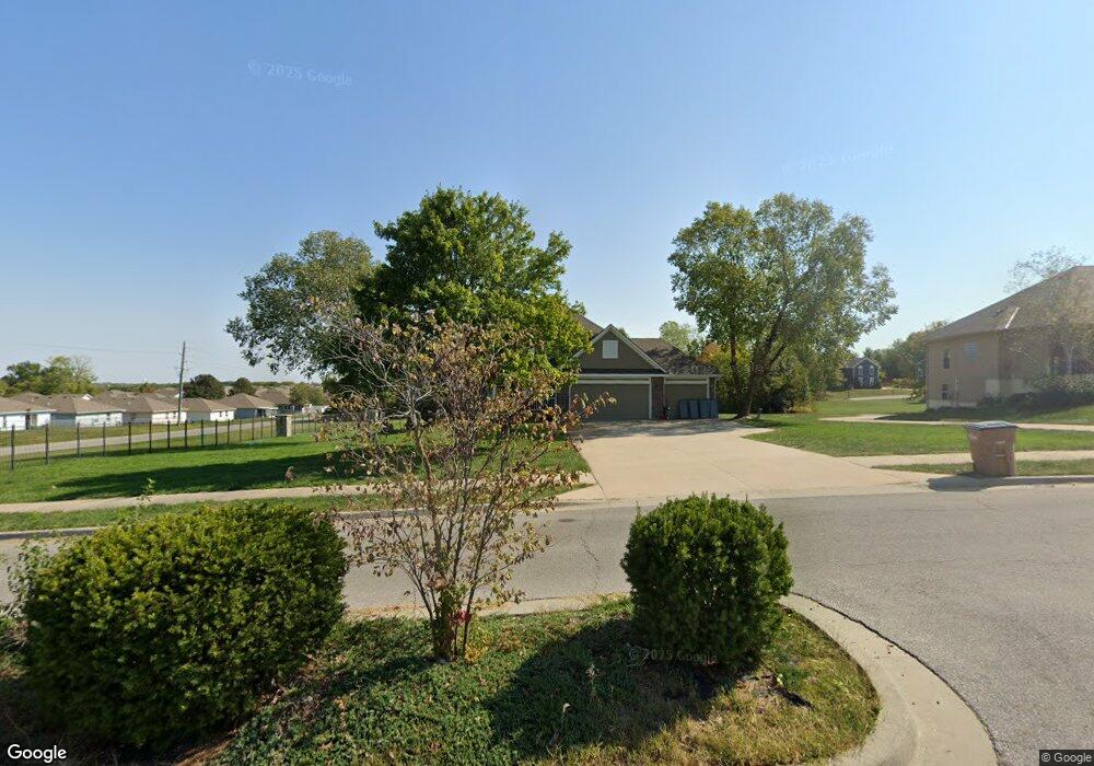601 Horizon Pkwy, Raymore, MO 64083 - photo 1