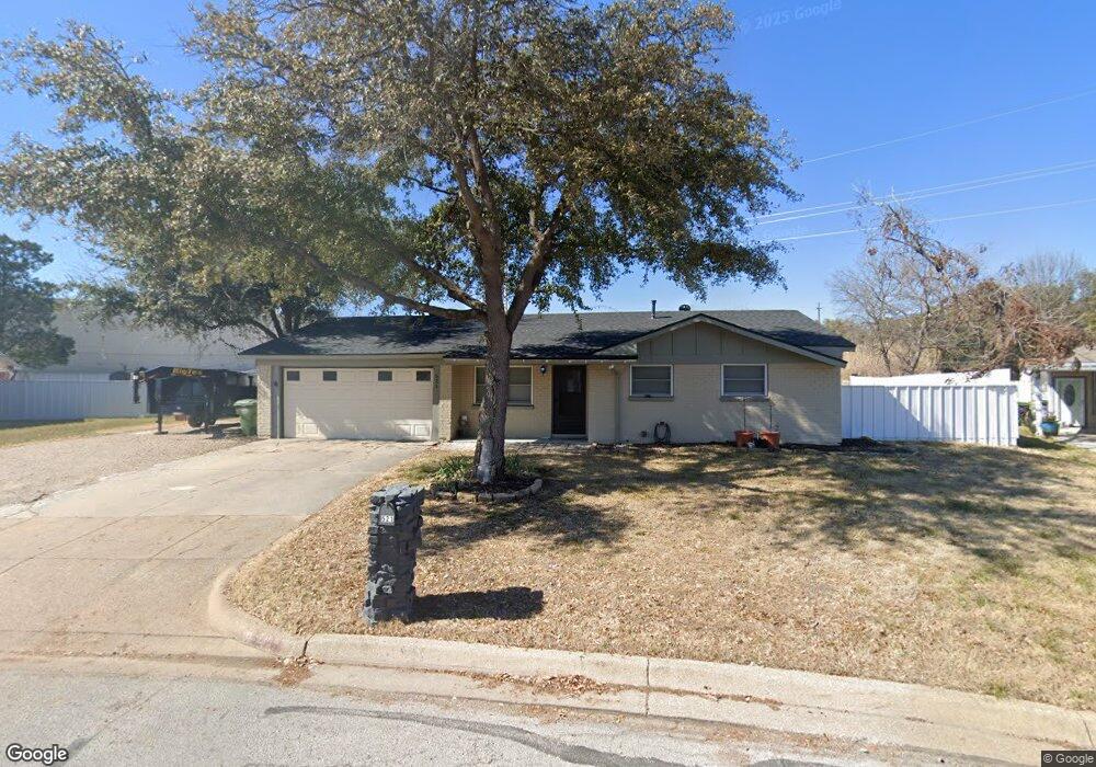 521 Branch Cir W, Fort Worth, TX 76108 - photo 1