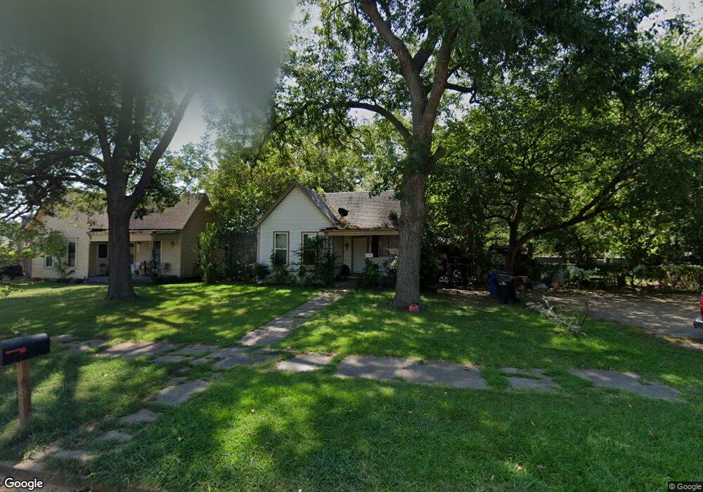 818 W Morgan St, Denison, TX 75020 - photo 1